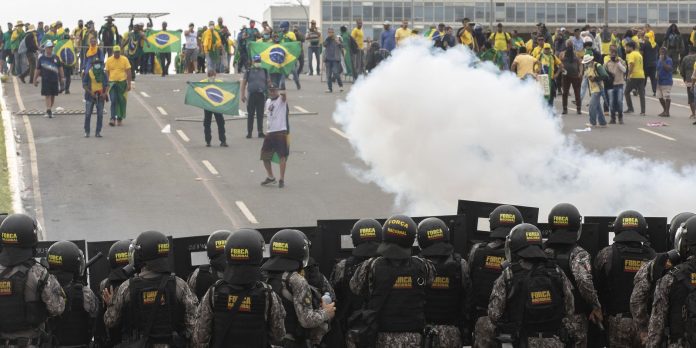 AGU cobra indenizações por danos morais e materiais do 8 de janeiro