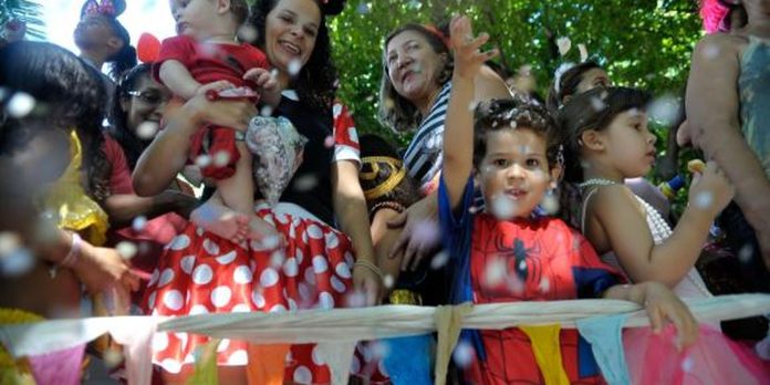 Campanha alerta para cuidados com crianças e adolescentes no carnaval