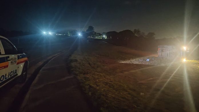 Capotamento na MG-050 deixa condutor ferido após motorista dirigir embriagado