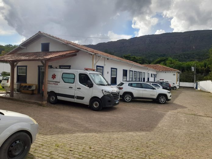 Cidades turísticas de Minas ganham reforço na saúde para atender moradores e visitantes