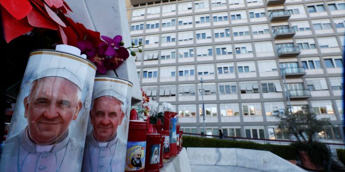 Estado de saúde do Papa Francisco continua crítico