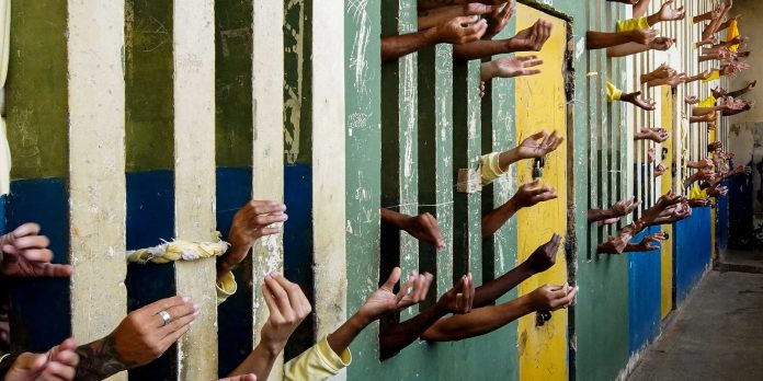 Iniciativa vai combater violações a direitos humanos em presídios