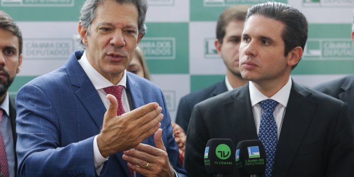 Isenção do IR para quem ganha até R$ 5 mil é prioridade para o governo