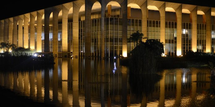 Itamaraty responde crítica do governo Trump a decisões do STF