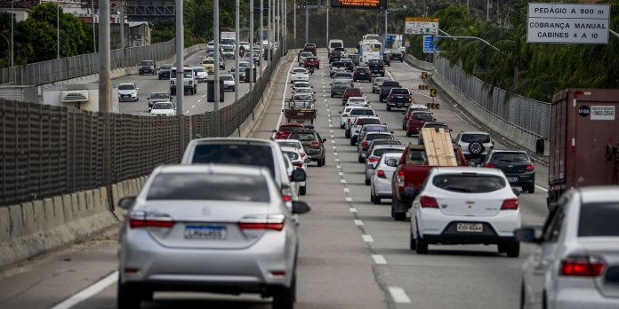 RJ: agente socioeducativo é morto em tiroteio na Linha Amarela