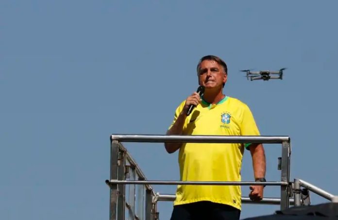 Fracasso: Bolsonaro queria 1 milhão no RJ, mas ato pró-golpistas reúne apenas 18 mil pessoas