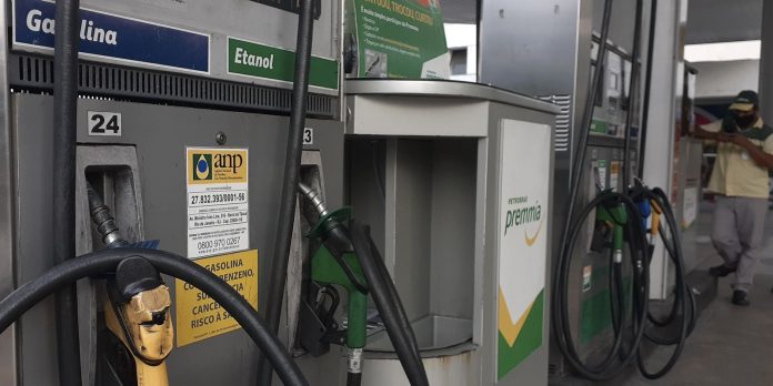MME vai propor elevação progressiva da mistura do etanol na gasolina