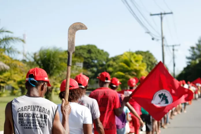 'Abril vermelho': MST prepara ocupações e doações de alimentos em denúncia ao agro e por reforma agrária
