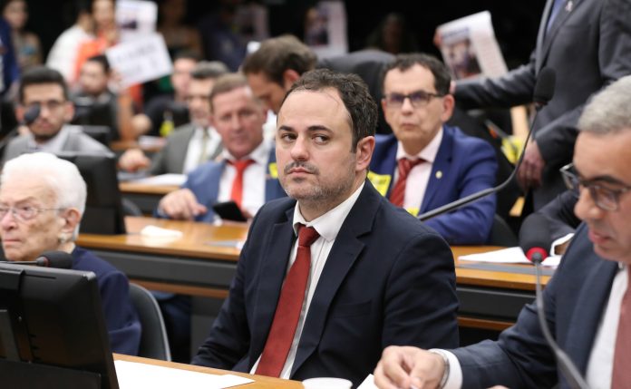 CCJ adia votação de recurso contra cassação de Glauber Braga para a próxima terça (29) – Brasil de Fato