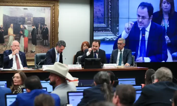 CCJ da Câmara nega recurso contra cassação do mandato de Glauber Braga – Brasil de Fato