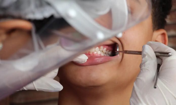 Cáries em adolescentes podem indicar doenças crônicas no futuro, diz estudo – Brasil de Fato