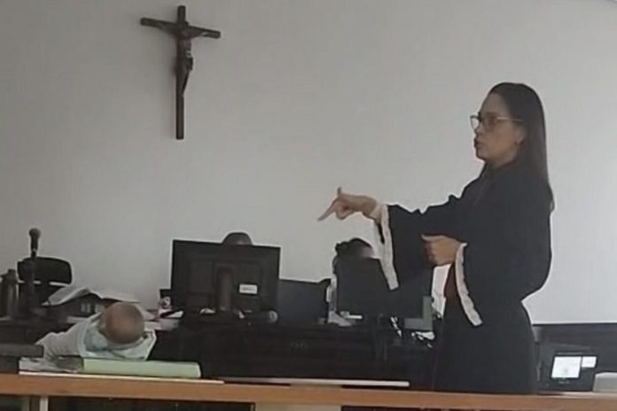 Homem que matou filho de 3 meses sufocado é condenado a 30 anos de prisão em MG