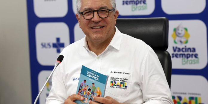 Ministros destacam campanha de vacinação em escolas públicas do país