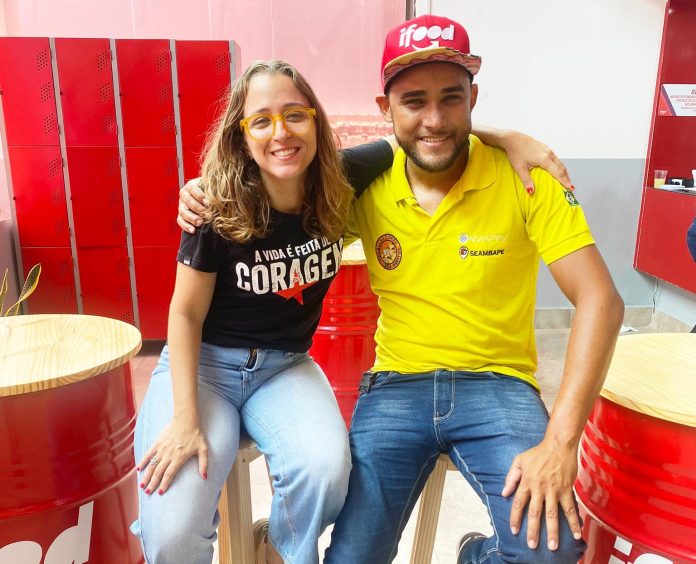 No Recife, vereadora do PT propõe leis para garantir mais pontos de apoio para entregadores e que eles só precisem ir até a portaria