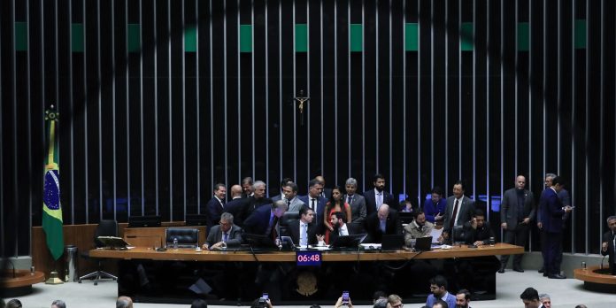 Câmara instala comissão especial sobre isenção do IR até R$ 5 mil