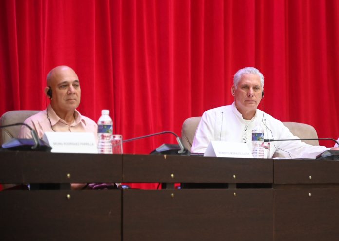 Díaz-Canel se encontra com quase mil delegados em evento contra bloqueio e fascismo – Brasil de Fato