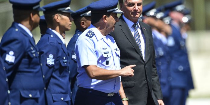 Ex-comandante da FAB confirma alerta de prisão a Bolsonaro por general