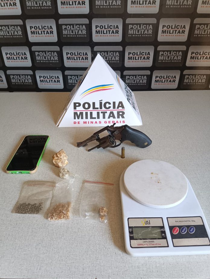 Menor de 15 anos é apreendido com arma de fogo e drogas no Bairro São João, em Abaeté