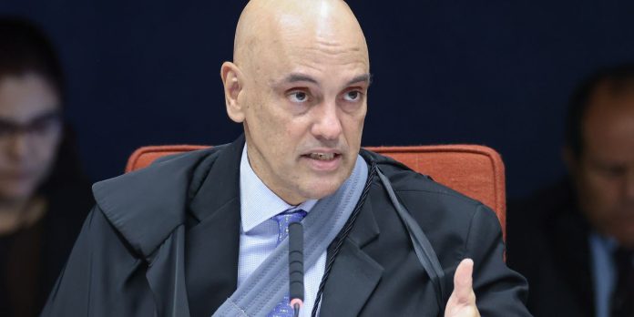 Moraes nega R$ 249 mil em salários retroativos para Ronnie Lessa