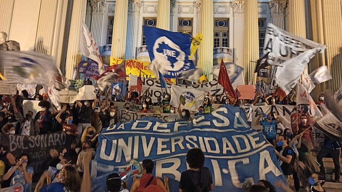 O colapso do orçamento da educação e a urgência de romper o ciclo da austeridade – Brasil de Fato