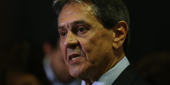 Roberto Jefferson cumpre prisão domiciliar autorizado pelo STF