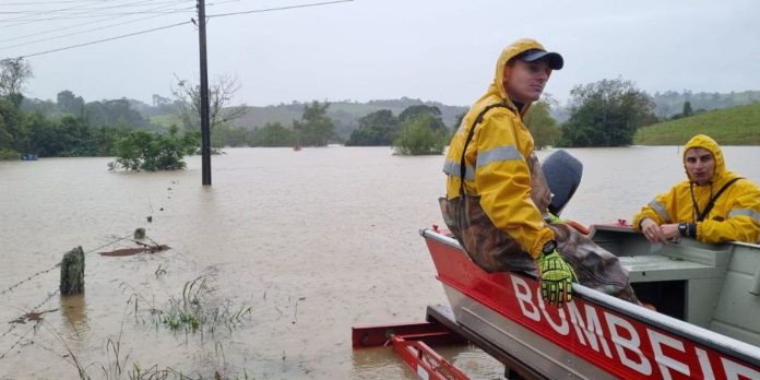 SC realiza simulação de salvamento em desastres naturais