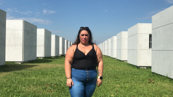 Após um ano das enchentes, famílias abrigadas em Canoas são transferidas para casas provisórias – Brasil de Fato