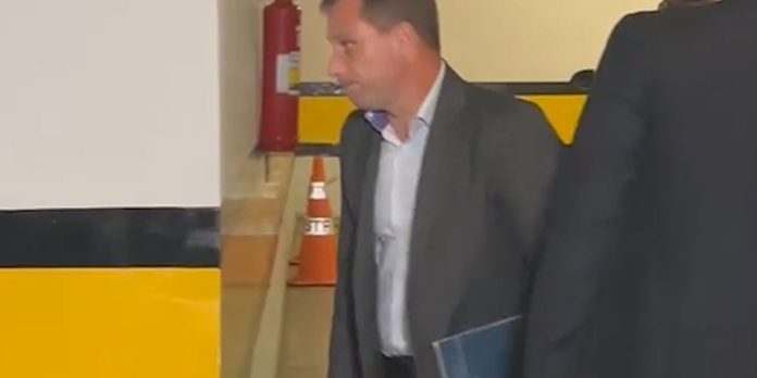 Cid acusa defesa de Bolsonaro de contatar sua família