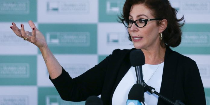 Moraes abre inquérito para investigar Zambelli por coação e obstrução