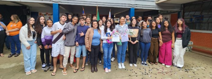 Agência Minas Gerais | Estudante de Manhuaçu vai representar Minas Gerais no Programa Jovem Senador 2025