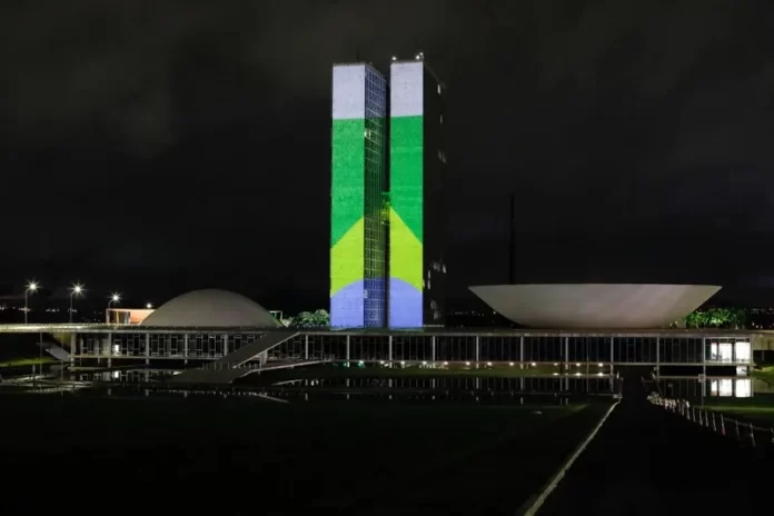 'Aqui quem manda é a gente': governo Lula lança vídeo ‘Brasil soberano’ reagindo à taxa Trump-Bolsonaro