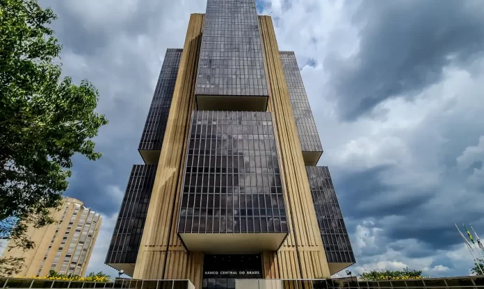 Banco Central suspende três financeiras após ataque ao sistema do Pix