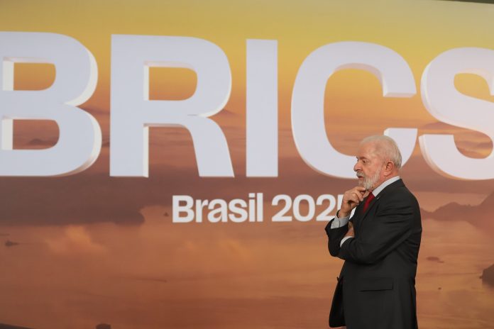 Brics eleva tom contra ordem neoliberal imposta pelo Norte e encerrará cúpula com declaração sobre clima