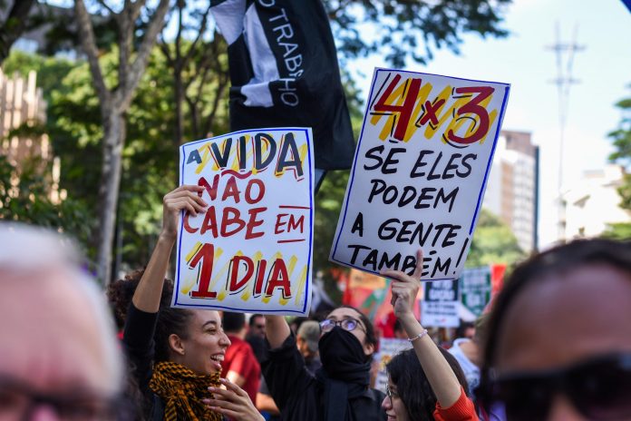 Contra o trabalhador: 70% dos deputados são contra o fim da escala 6x1, aponta Quaest