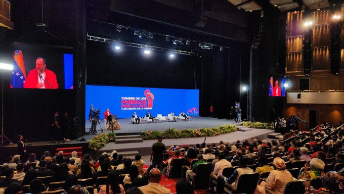 Cúpula dos Povos pela Paz reúne militantes de 80 países na Venezuela e fortalece aliança contra o imperialismo