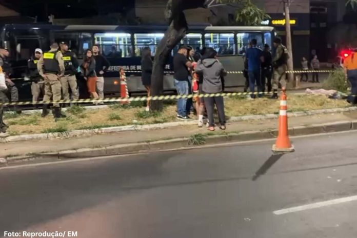 Menino morre após carro invadir pista de caminhada em BH