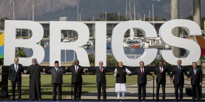 Reunião do Brics começa com debates sobre paz e segurança global