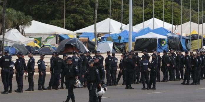 STF condena líder de acampamento em frente ao Quartel em Brasília