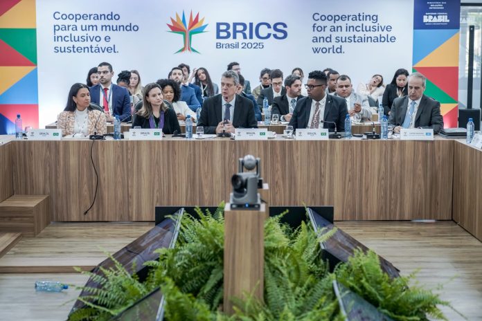 Tarifa de Trump é vista como retaliação à cúpula do Brics por 41% dos brasileiros, aponta AtlasIntel