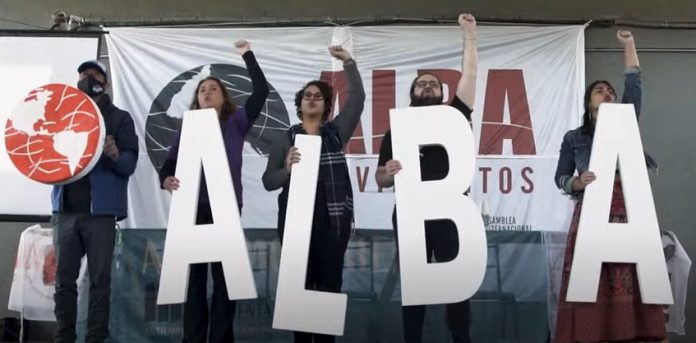 ‘El abrazo de los pueblos’: documentário retrata resistência latino-americana e trajetória da Alba Movimentos