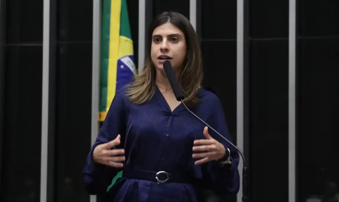 Deputada acusada de agredir Nikolas não entra em lista de denunciados