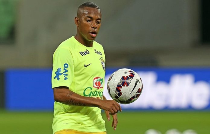 Maioria do STF mantém prisão do ex-jogador Robinho