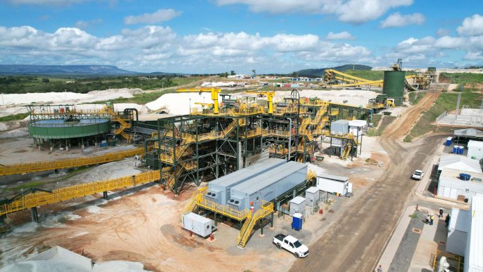 Mineração de lítio no Vale do Jequitinhonha coincide com aumento de doenças e acende alerta
