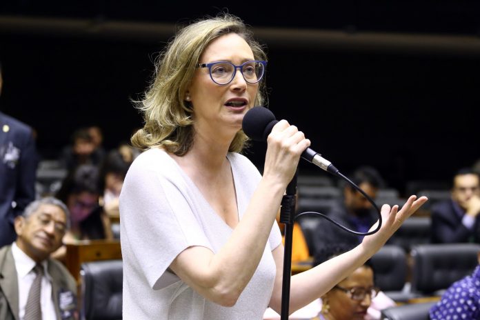 Parar o Congresso é como AI-5 da ditadura, afirma Maria do Rosário sobre motim na Câmara