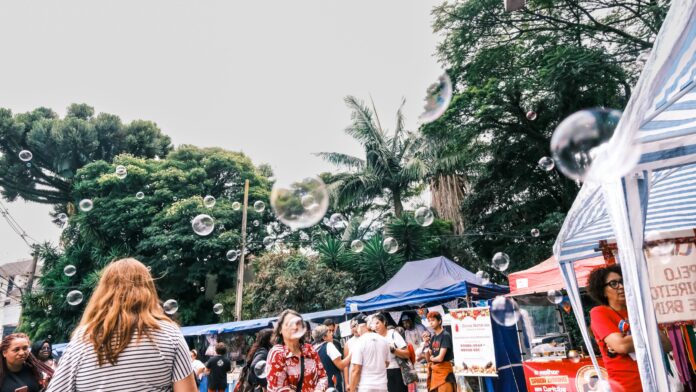 Feira de Economia Solidária em Curitiba tem artesanato, comidas típicas e atrações culturais neste sábado (20)