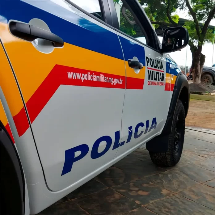 Homem foragido da Justiça é preso com CNH falsa e drogas em Itatiaiuçu