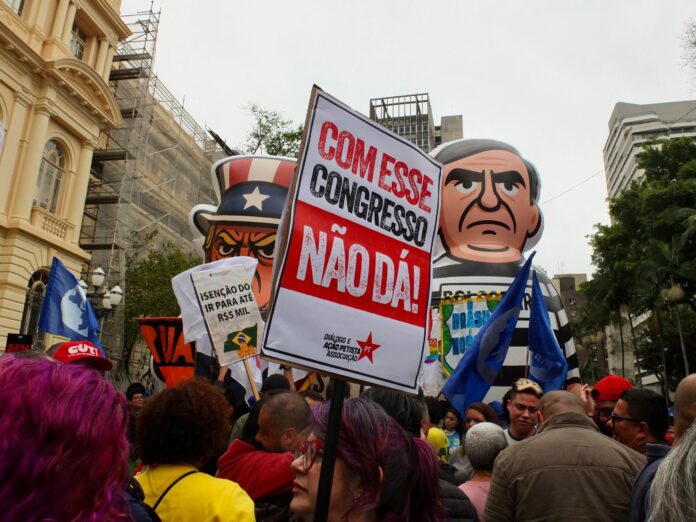 Ministros de Lula vão a ato em SP e condenam anistia a golpistas e ofensiva de Trump