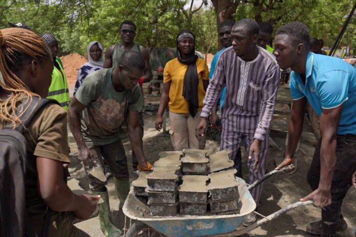 O povo constrói a revolução no Sahel