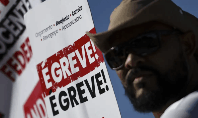 Professores da Paraíba paralisam atividades contra reforma administrativa nos dias 10 e 11 de setembro