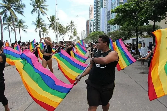 Sem trios elétricos, Parada da Diversidade de Pernambuco testa novo formato neste domingo (14)